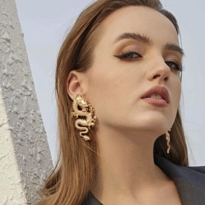 2020 Hot Ornament Exaggerated Individualized and Popular Cool Dragon Earrings Fashion Ear Studs Manufacturers directly selling earrings