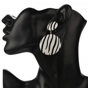 Trendy Korean Style Black & White Printed Drop Earrings For Women Personality Zebra Pendant Earrings Fashion Jewelry