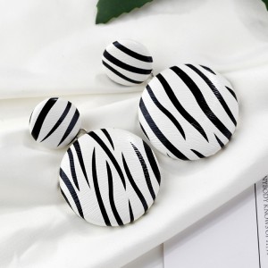 Trendy Korean Style Black & White Printed Drop Earrings For Women Personality Zebra Pendant Earrings Fashion Jewelry