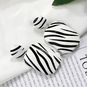 Trendy Korean Style Black & White Printed Drop Earrings For Women Personality Zebra Pendant Earrings Fashion Jewelry