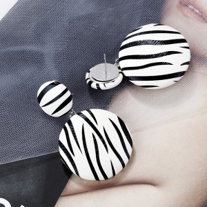 Trendy Korean Style Black & White Printed Drop Earrings For Women Personality Zebra Pendant Earrings Fashion Jewelry