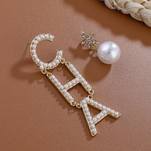 New Gold Imitation Pearl Letter Drop Earrings for Women Statement CHA Letter Geometric Earring Fashion Jewelry Wholesale