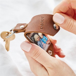 Latest Custom Keychain Photo Pu Vintage Cowhide Key pendant Cortex Photo Scratch Protective Sleeve keychians