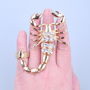 2020 fashion new Exaggerated Personality Alloy rhinestone Scorpion Ring Double Factory directly selling animal rings Wholesale