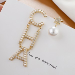 New Gold Imitation Pearl Letter Drop Earrings for Women Statement CHA Letter Geometric Earring Fashion Jewelry Wholesale