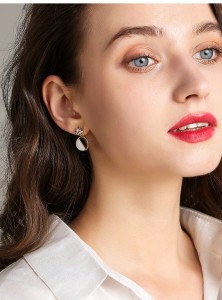 Latest Versatile Glorious Crown Earrings New Style Elegant Ear Stud Creative Decoration stud earrings wholesale